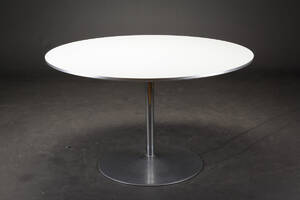 Verner Panton. Cirkulært bord.