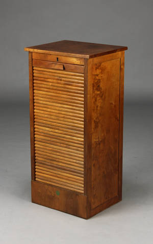 Dansk møbelproducent. Arkivskab