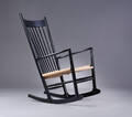 Hans J. Wegner. Gyngestol med stel af sortlakeret træ, Model J16.  Denne vare er sat til omsalg under nyt varenummer 4465545