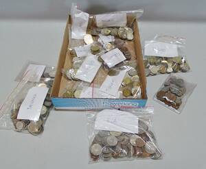 Parti mynt från olika delar av världen