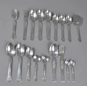 Tang, Rigsmønstret m.m. Diverse bestik af sølv. 18