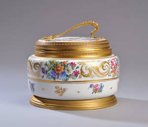 Fransk lågskål af porcelæn