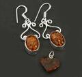 Örhängen ett par samt hänge