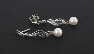 Örhängen ett par, 18k