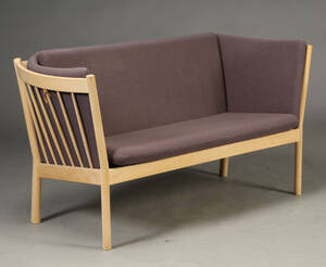 Erik Ole Jørgensen. To-pers tremmesofa, bøg