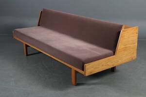 Hans. J. Wegner. Briks  sovesofa, stel af egetræ