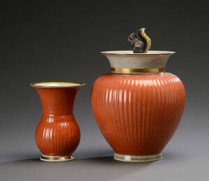 Royal Copenhagen. To vaser af porcelæn, krakelé 2