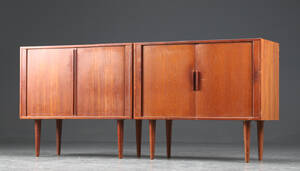 Kai Kristiansen. Par skabe af teaktræ, model FM 2