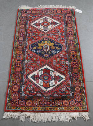 Orientalisk handknuten matta, 164 x 95 cm.