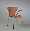Arne Jacobsen. Armstol syveren model 3207.