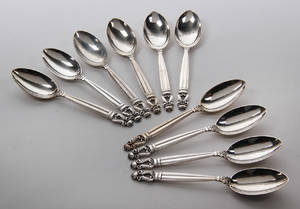 Georg Jensen, KongeAcorn. Ti middagsskeer af sterlingsølv 10