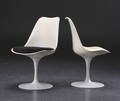 Eero Saarinen. Par Tulip chairs 2