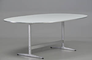 Arne Jacobsen  Piet Hein, superellipsebord med shakerstel