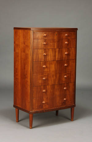 Dansk møbelproducent. Kommode