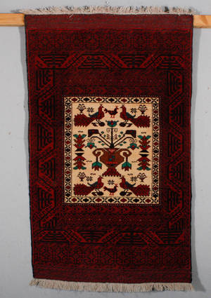 .Orientalisk figural handknuten matta, 155x96 cm.