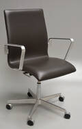 Arne Jacobsen. Oxford kontorstol, model 3291 