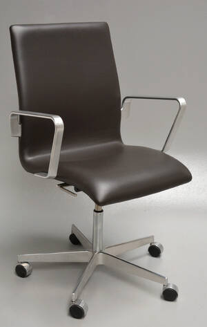 Arne Jacobsen. Oxford kontorstol, model 3291 