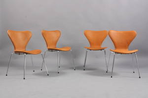 Arne Jacobsen. Sæt på fire stole model 3107. 4