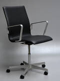 Arne Jacobsen. Oxford kontorstol, model 3291. Red Label fra 2008 