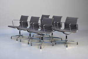 Charles Eames. Sæt på 6 armstole, model EA-108, antracit hopsak 6