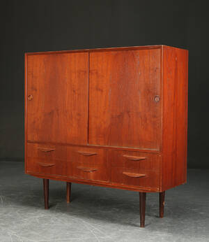 Skænk  skab af teak, 1950erne, dansk møbelproducent