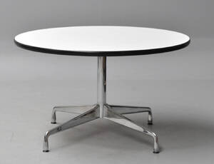 Charles Eames. Bord Segmented Table Ø 110 cm