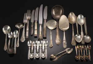 Diverse bestikdele, sølv. 33