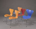 Arne Jacobsen. Fem syverstole, model 3107 5