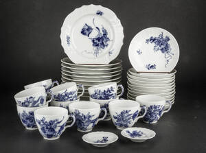 Royal Copenhagen. Blå blomst kaffeservice af porcelæn 38