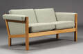 H. J. Wegner. To-pers. sofa, egetræ model GE 40-2 