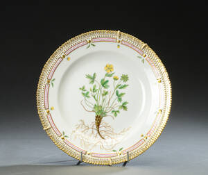 Royal Copenhagen. Flora Danica tallerken nr. 3549