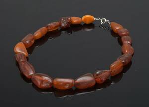 Halskæde med ravperler