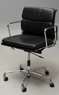 Charles Eames. Soft Pad kontorstol med sort læder, model EA-217