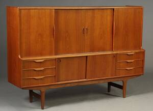 Dansk møbelproducent. Skænk, teaktræ