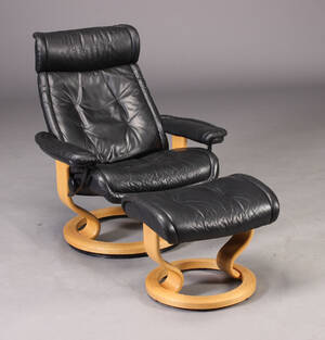 Stressless. Lænestol samt skammel, sort skind 2 Denne vare er sat til omsalg under nyt varenummer 4275592