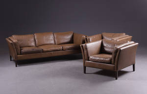 Dansk design. Tre-pers. Sofa og to hvilestole af brunt skind 3
