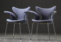 Arne Jacobsen. Par Mågen Liljen armstole, model 3208 2
