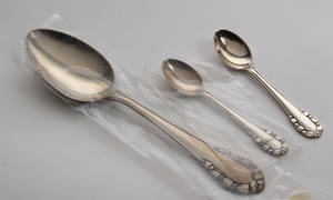 Georg Jensen. Liljekonval bestikdele af sterlingsølv. 3