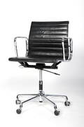 Charles Eames. Kontorstol i læder, model 117 