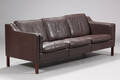 Dansk møbelproducent. Tre-pers. sofa