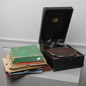 RESEGRAMMOFON med stenkakor