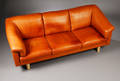 Tre-prs. Sofa af  model Avanti betrukket med læder.