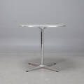 Arne Jacobsen, Fritz Hansen, bord A922