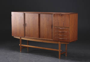 Dansk møbelproducent. Skænk, teak