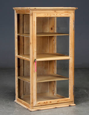 Vitrineskab af fyrretræ