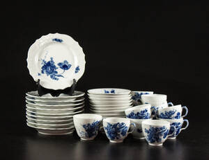 Royal Copenhagen, Blå Blomst. Kaffeservis, 35 delar 35