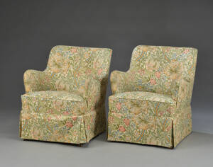 Snedkermester. Par lænestole med blomstret betræk 2