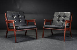 Dansk møbelproducent. Par lænestole af teak, 1960erne 2