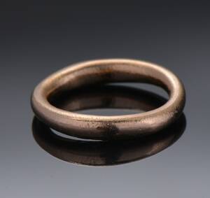 Ole Lynggaard.  Love ring af satineret 14 kt. guld. Nr.3  Denne vare er sat til omsalg under nyt varenummer 4878334