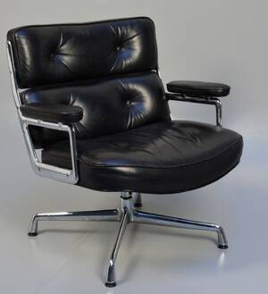Charles og Ray Eames. Lobby Chair, ES-105, sort læder  Denne vare er sat til omsalg under nyt varenummer 4191871